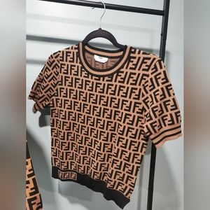 💯% Authentic Fendi Logo Top size 40
